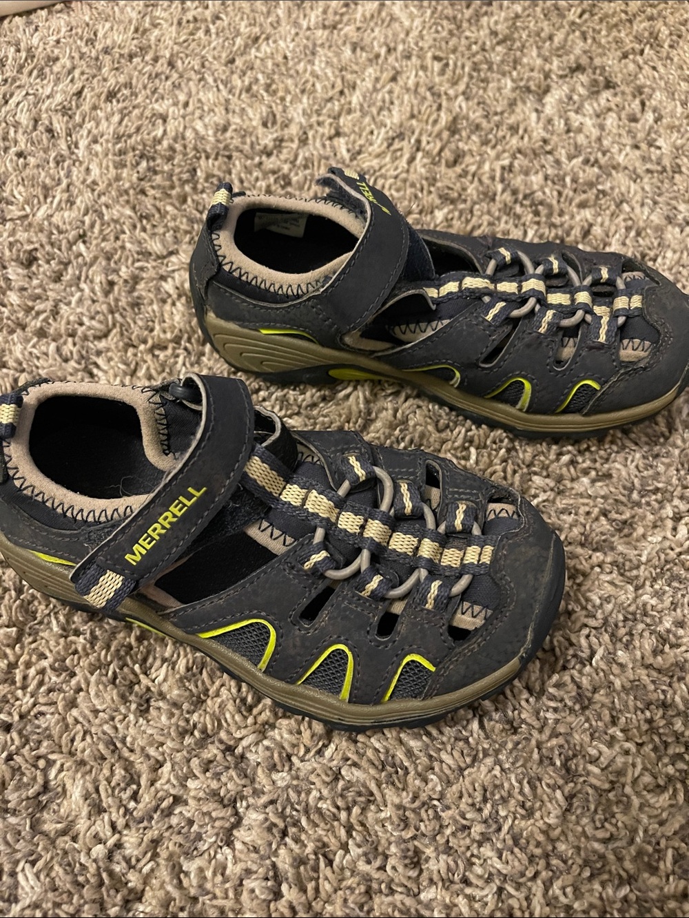 Merrell Kids Black and Yellow Lace-Style Sport Sandals size 10 toddler